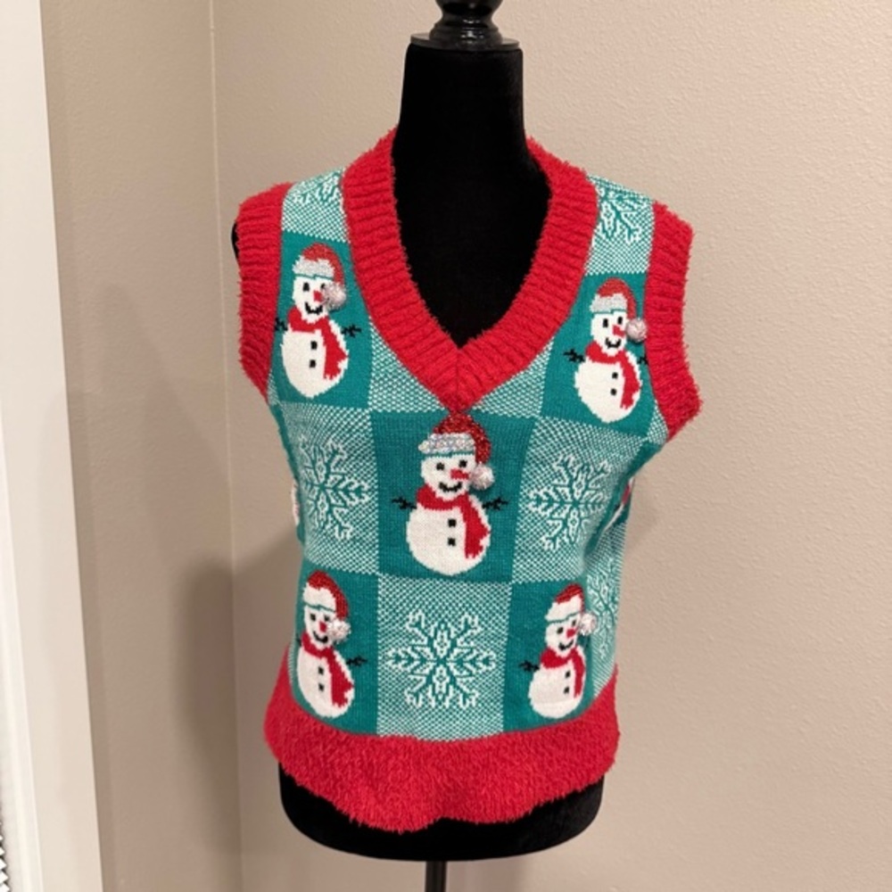 Vintage 33 Degrees “ugly sweater” snowman vest size small